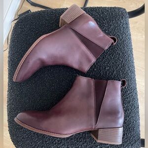 Madewell Ankle Boots in Burgundy (size 10)